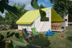 Huuraccommodatie(s) - Ecolodge Victoria 2 Slaapkamers - Zonder Privé Sanitair - 17M² - Camping Le Bois Joly