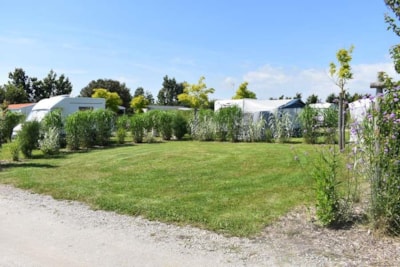 Comfort Package (1 tent, caravan + 1 car  / or motorhome / electricity 10A)