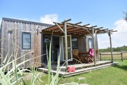 Huuraccommodatie(s) - Cottage Premium 32M² - 3 Kamers + Overdekt Terras + Lv + Tv + Met Lakens + Baddoek - Flower Camping Le Petit Paris