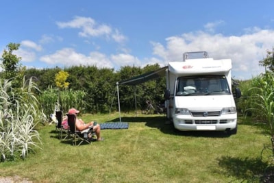 Comfort Package (1 tent, caravan + 1 car  / or motorhome / electricity 10A)