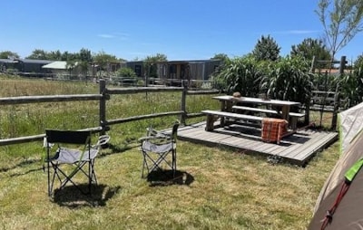 Privilege Package (comfort package + water connection/evacuation + terrace with picnic table. Pitch between 110m² and 130m²) )