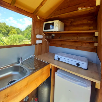 Premium Package (comfort package + private bathroom, wc+kitchenette)