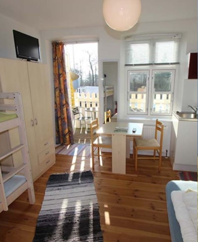 Family room without toilet blocks with access to water park — 3