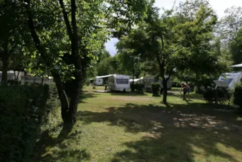 Stellplatz - Stellplatz-Kategorie B - Schwimmbad-Camping Mössler