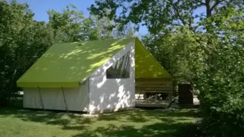 Mietunterkunft - Zelt Sahari 2 Zimmer  17M2 - Camping Les Charmes
