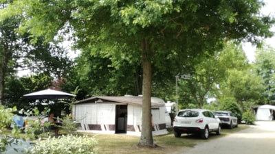 Pitch CONFORT (120 to 155m²) + 1 car +