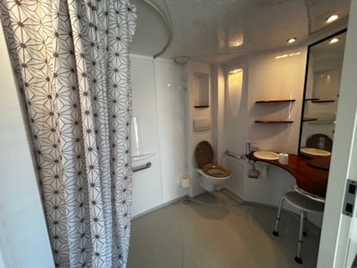 2-bedroom ECO mobile home adapted for people with reduced mobility, sleeps 4