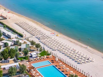 Club del Sole Le Mimose Family Resort  - Ucamping