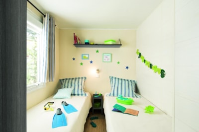 Mobile home Confort TV 3bd | COMFORT - 30m² - covered terrace - TV - plancha