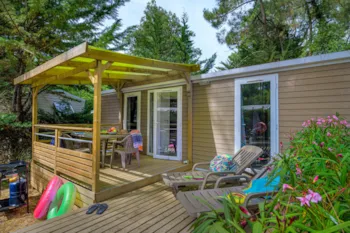 Mietunterkunft - Mobilheim Premium+ 2Sz 2 Bad| Premium - 33M² - Tv - Gs - Überd. Terrasse- Spa - Bettw. - Gratis Wlan - Flower Camping Les Biches