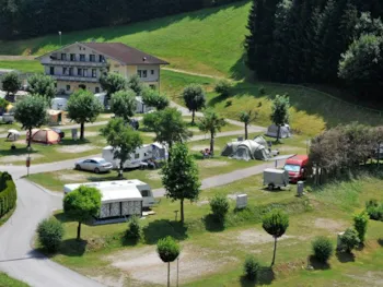 Stellplatz - Standardstellplatz (Im Winter Stromabrechnung Nach Verbrauch) - Camping Seeblick Toni