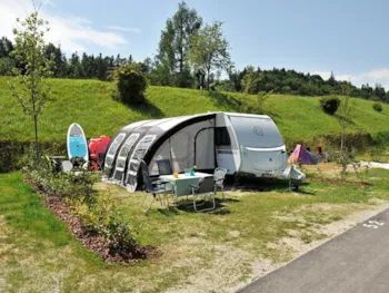 Stellplatz - Komfortstellplatz Plus (Im Winter Stromabrechnung Nach Verbrauch) - Camping Seeblick Toni