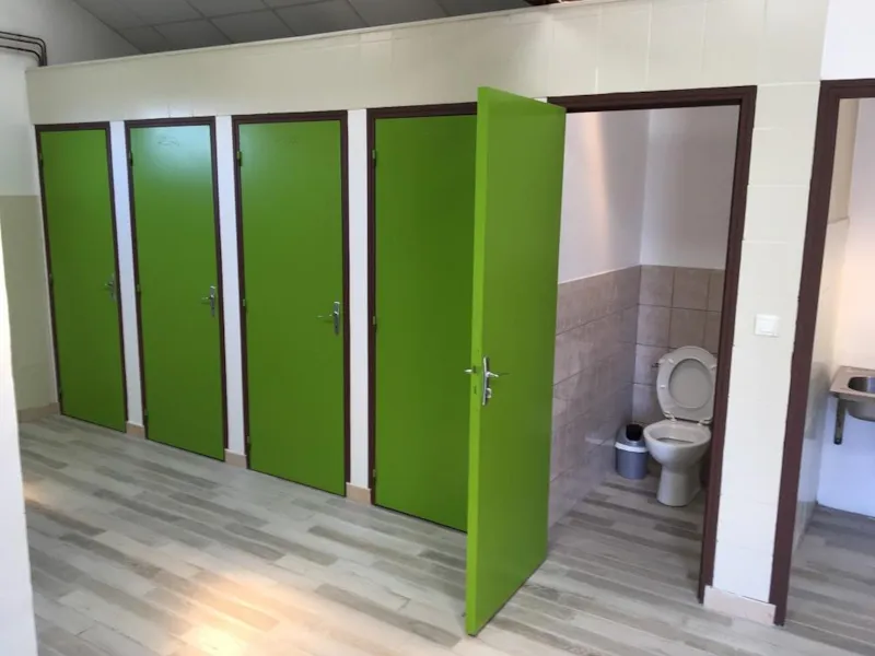 Forfait : Emplacement 100M² + 1 Voiture + Tente Ou Caravane + Électricité