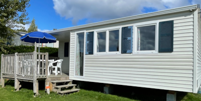 Basique 2 bedrooms semi-covered terrace — 1