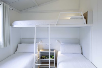 THALASSA — 4