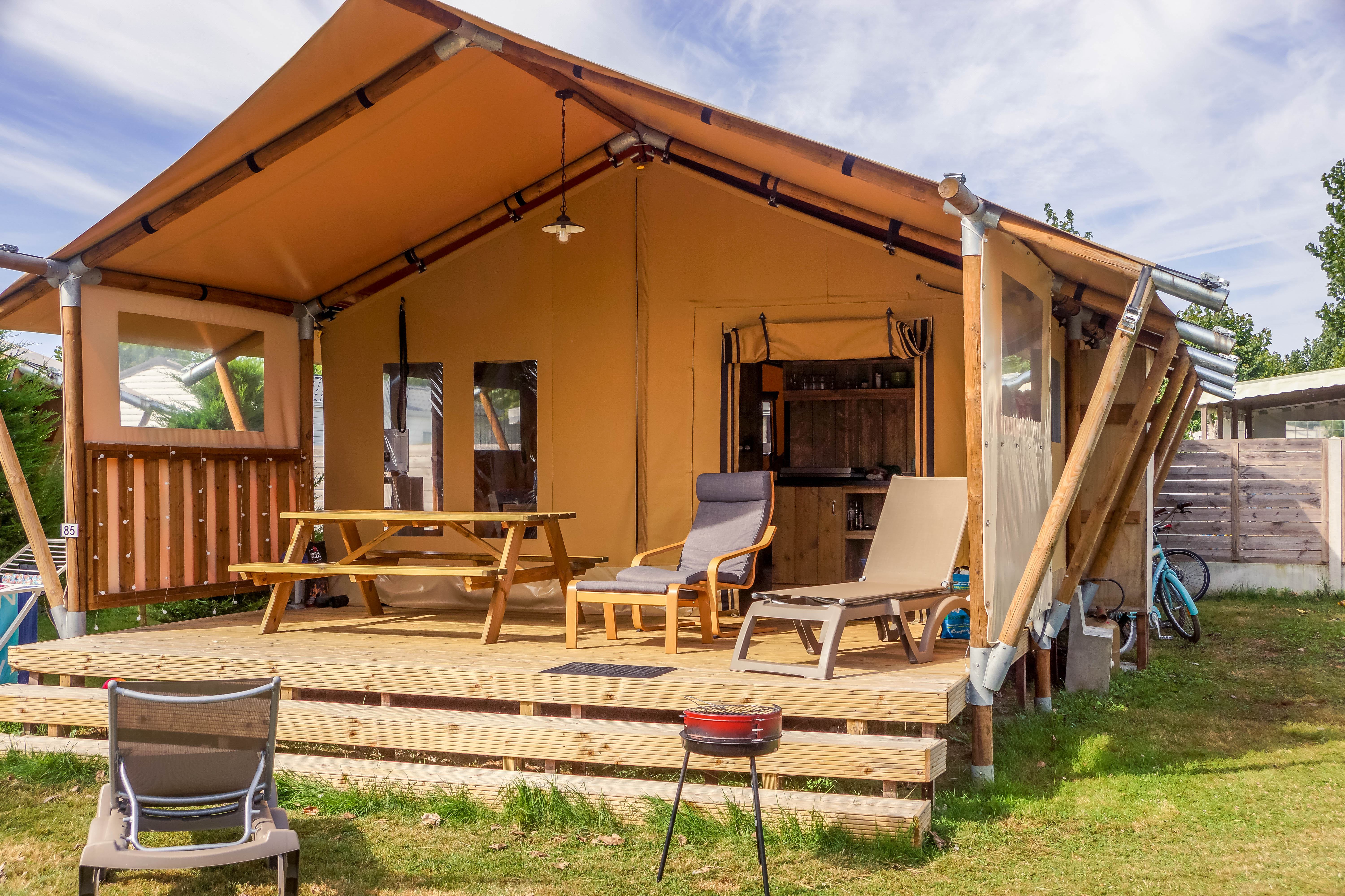 INSOLITE - Tente Lodge 38 m² / 2 chambres / sanitaires