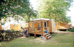 Accommodation - Standard Mobile Home 28M² - 3 Bedrooms + Tv + Dishwasher + Terrace - Flower Camping Le Vorlen