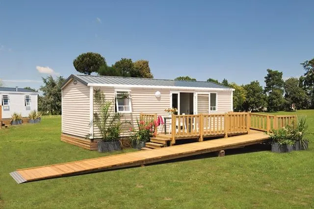 Mietunterkunft - Standard Holzbarrierefreies Mobilheim 24M² 2 Schlafzimmer + Tv + Terrasse - Flower Camping Le Vorlen