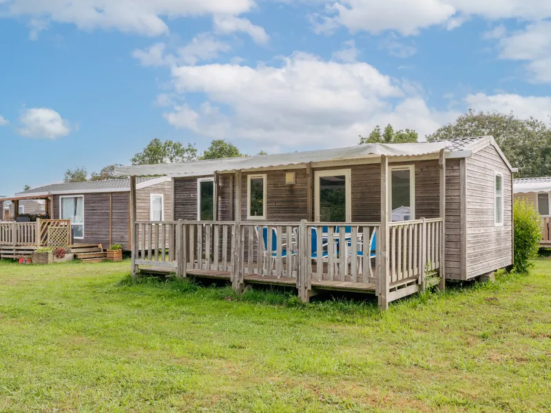 Mietunterkunft - Standard Mobilheim 28M² - 3 Schlafzimmer + Fernseher + Terrasse - Flower Camping Le Vorlen