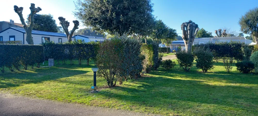 Emplacement - Emplacement + 1 Voiture + Tente Ou Caravane - 80M² - Camping Les Flots de l'Océan