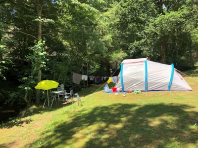 Riverside pitch (electricity included)