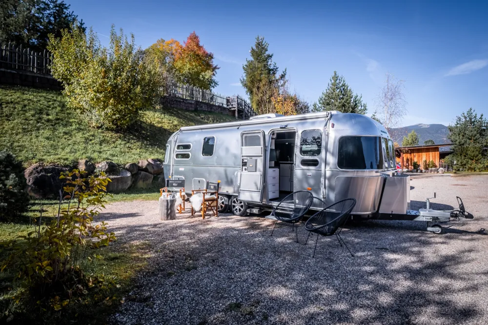 Pitch Comfort B (70-95 m²) caravan or camping-car / not for tent!