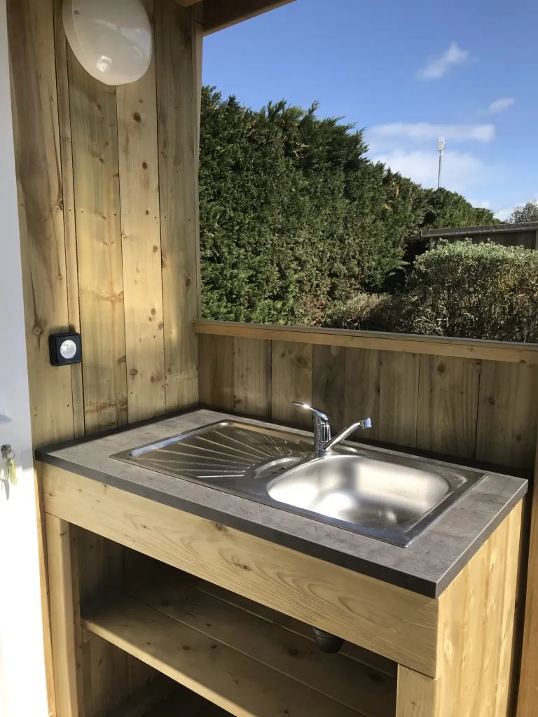 Emplacement Privilège Avec Sanitaires Privés + Plancha