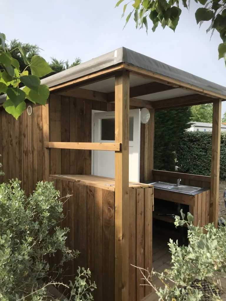 Emplacement Privilège Avec Sanitaires Privés + Plancha