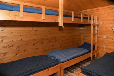 Wooden hut Plus (without toilet blocks)