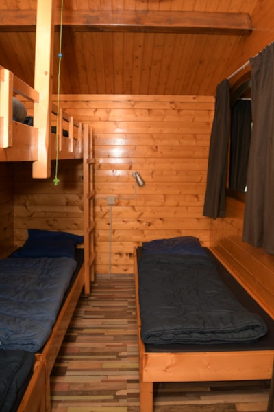 Wooden hut Plus (without toilet blocks)