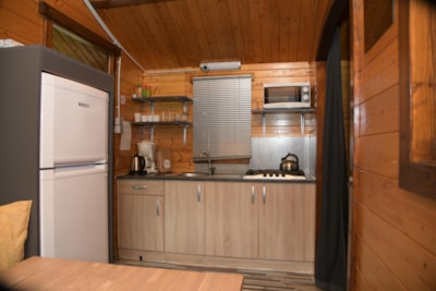 Wooden hut Plus (without toilet blocks)