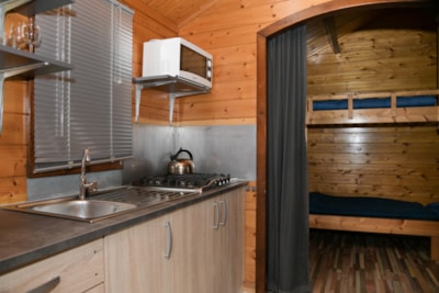 Wooden hut Plus (without toilet blocks)