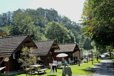 Wooden hut Plus (without toilet blocks)