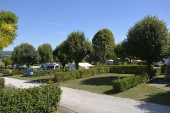 Stellplatz - Stellplatz Wohnwagen Oder Wohnmobil + Auto - Camping Montmorency