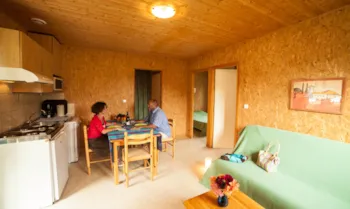 Mietunterkunft - Chalet Pmr (Person Mit Eingeschrankter Mobilitat) Standard 39M² - 2 Zimmer / Überdachte Terrasse - Les Chalets de la Vingeanne
