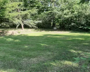 Stellplatz - Stellplatz Zelt + Strom 6A - Camping de Bergougne