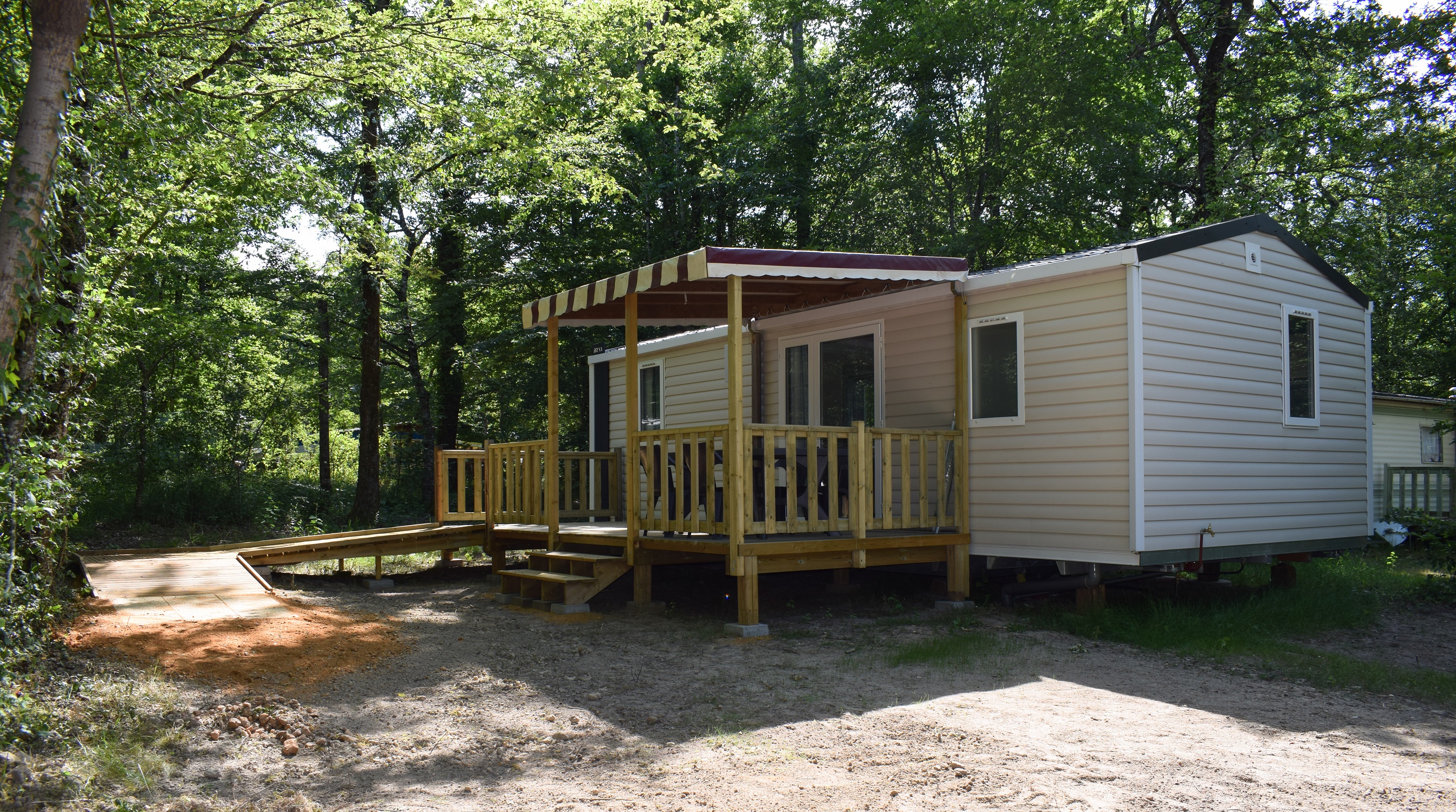 Accommodation - Mobil Home Life- Adapted To The People With Reduced Mobility - Domaine naturiste de Chaudeau