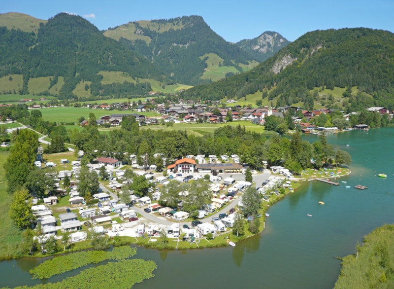 Emplacement standard avec électricité, camping-car longueur max. 7.50 m