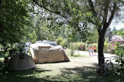 Piazzole - Posto Ciclista/Motociclista Senza Elettricità - Camping Le Moulin de Mellet