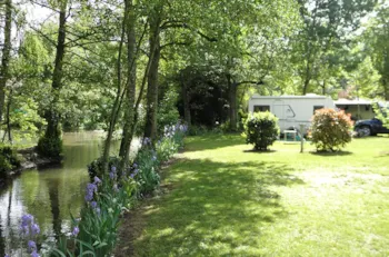 Stellplatz - Stellplatz - Camping Le Moulin de Mellet