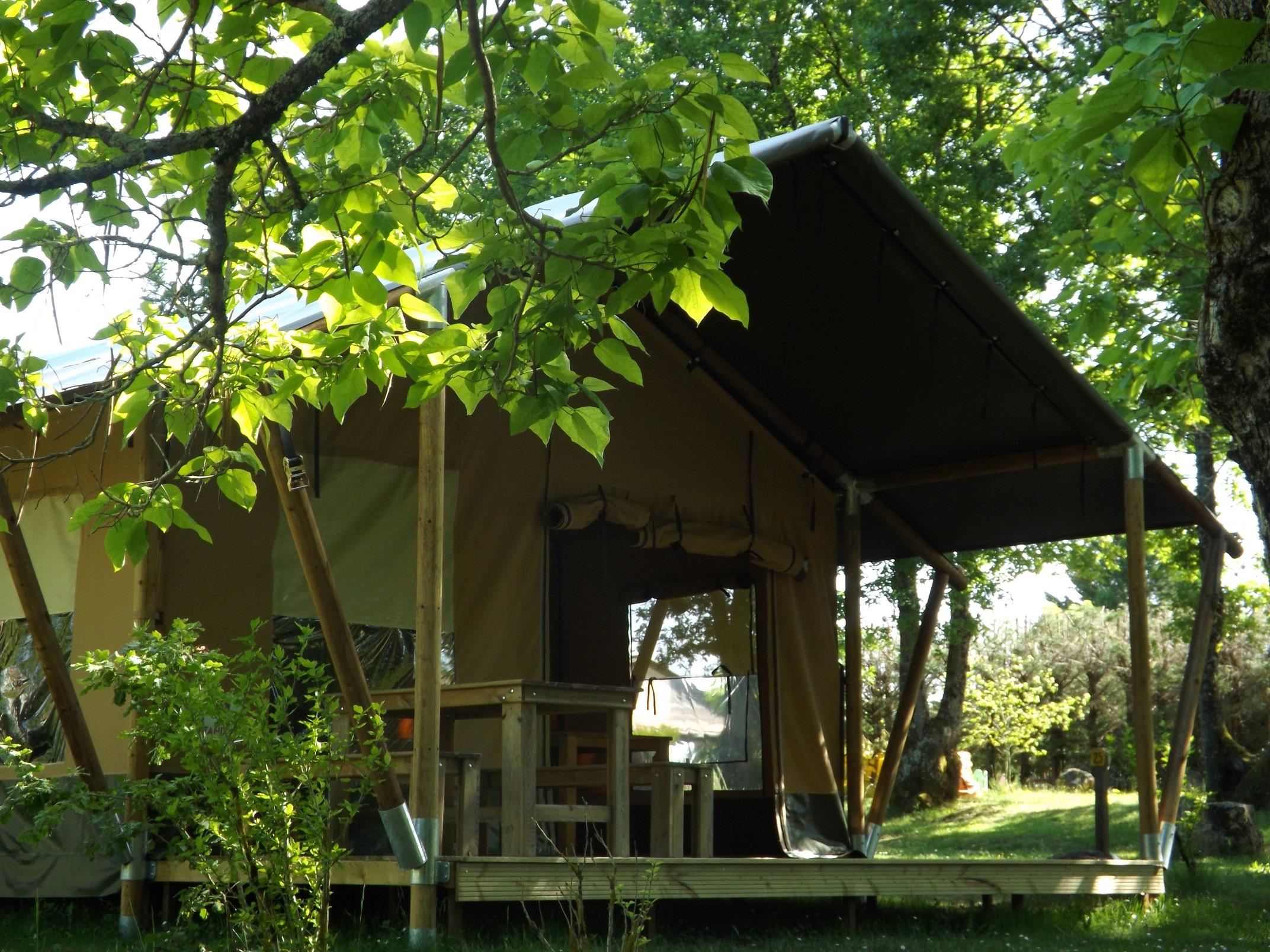 Location - Tente Safari Ultra Spacieuse - Camping Fontaine du Roc