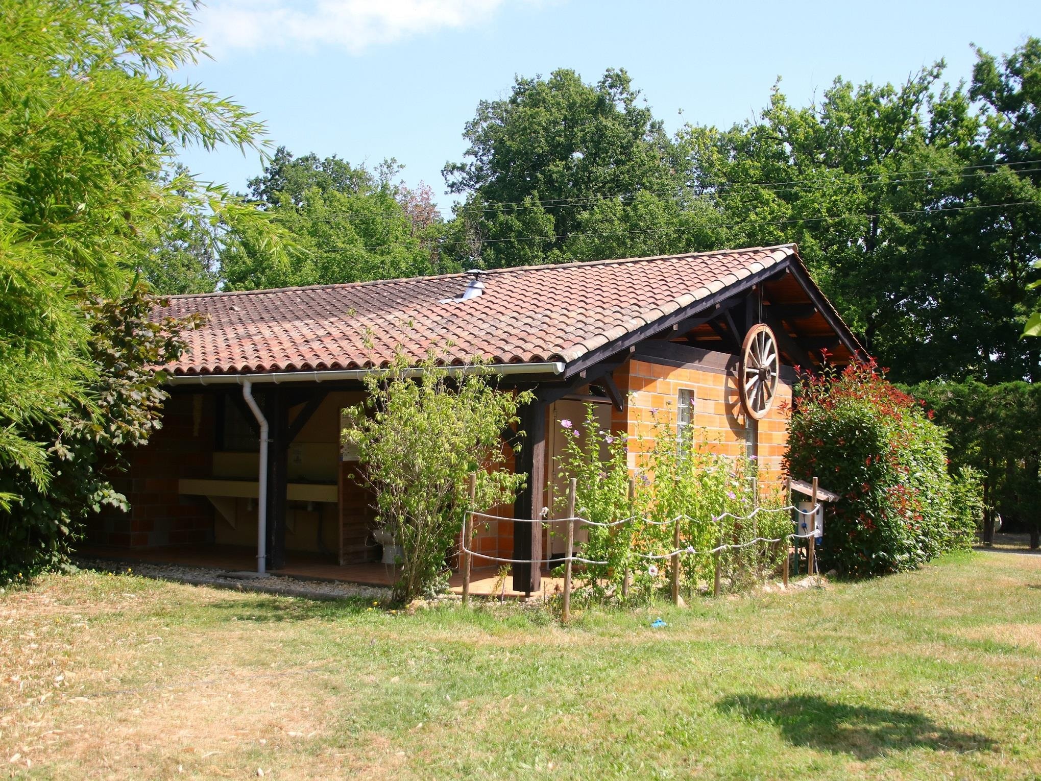 Camping FONTAINE DU ROC — Photo 6