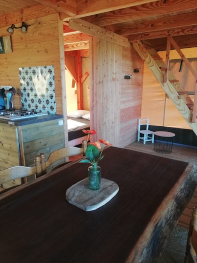 Lodge tent — 3