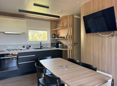 TAOS Luxe 40m2 terrace 35m2+ private jacuzzi - 6 pers 3 bedrooms 2 bathrooms - air conditioning - Dishwasher