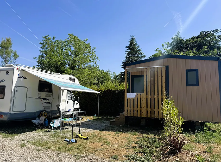 Emplacement - Emplacement Grand Confort Avec Sanitaire Individuel - 110M2 - Campasun Camping International Aups