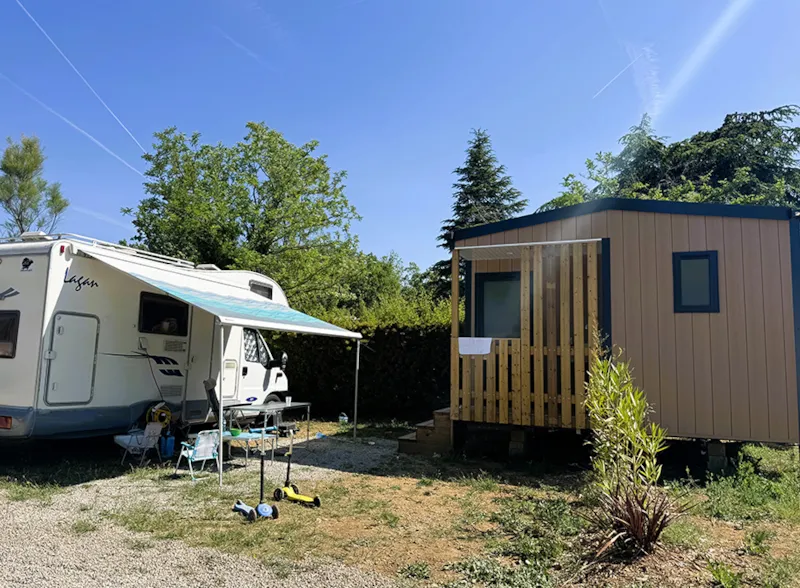 Emplacement Grand Confort Avec Sanitaire Individuel - 110M2