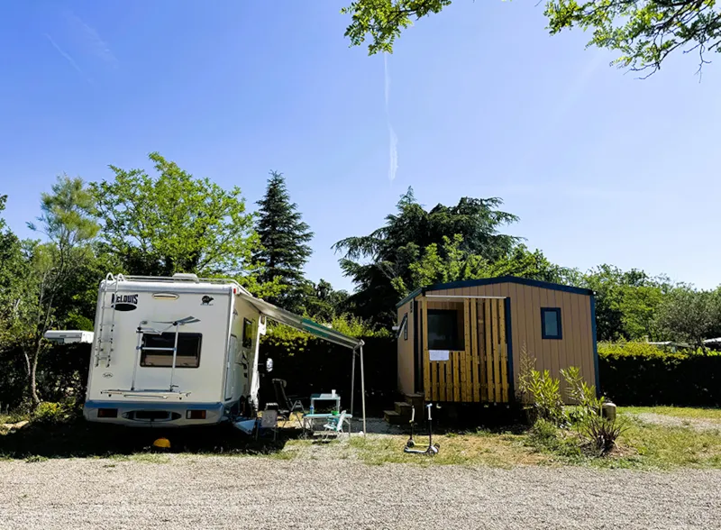 Emplacement Grand Confort Avec Sanitaire Individuel - 110M2
