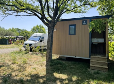 Comfortable pitch with individual sanitary facilities - 110m2