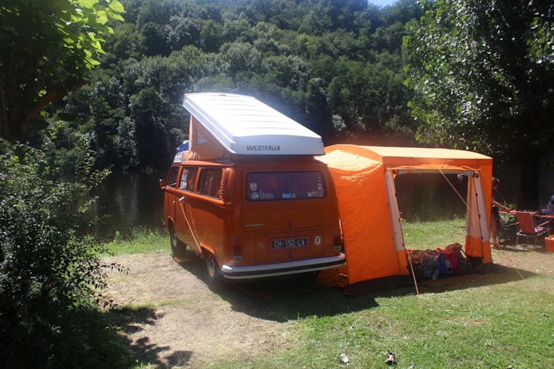 Forfait emplacement Camping-car vue Dordogne