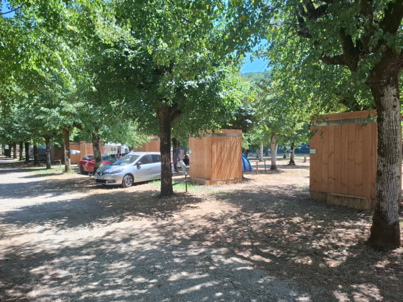 Piazzola premium con servizi igienici privati